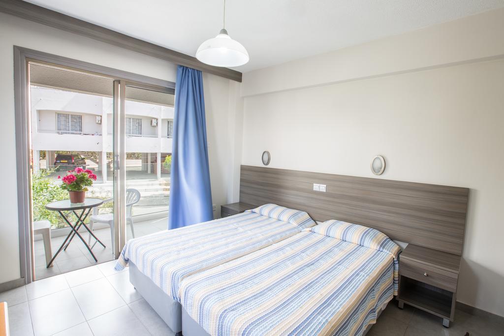 Merab Napa Suites Aya Napa Dış mekan fotoğraf